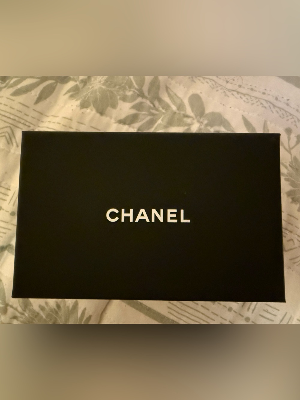 2021 CHANEL Matelasse Coco Mark Tri-fold Wallet in White Caviar Skin